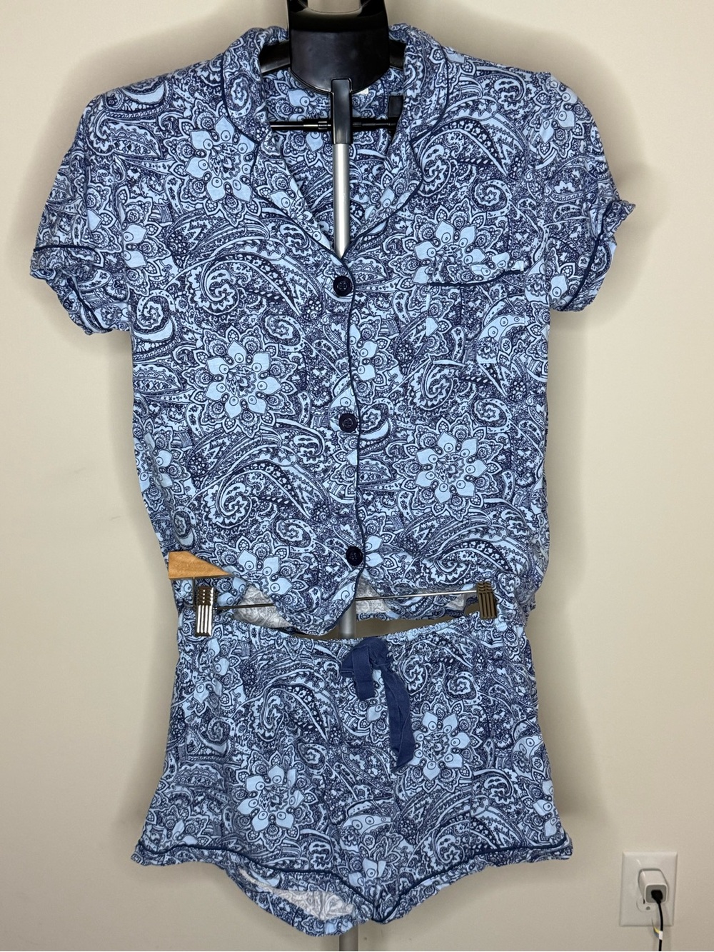 Seeing Stars Two-Piece Pajama Set – Women’s XS